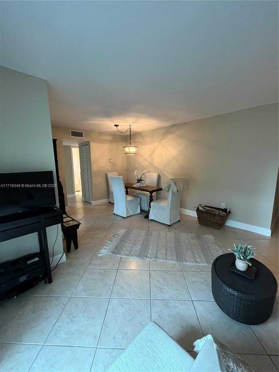 Small Image of 2920 SW 28th Terrace, Miami, FL 33133, USA Number 2
