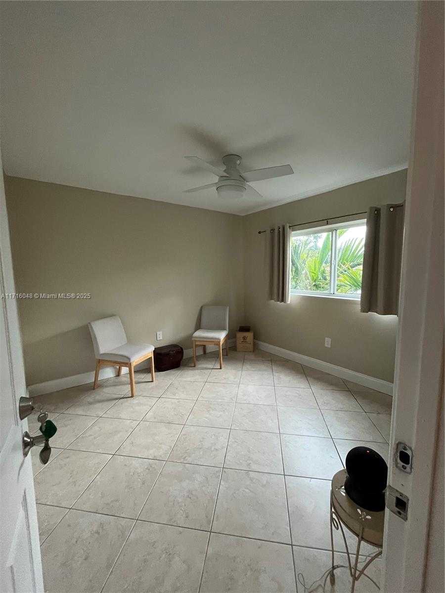 Small Image of 2920 SW 28th Terrace, Miami, FL 33133, USA Number 6