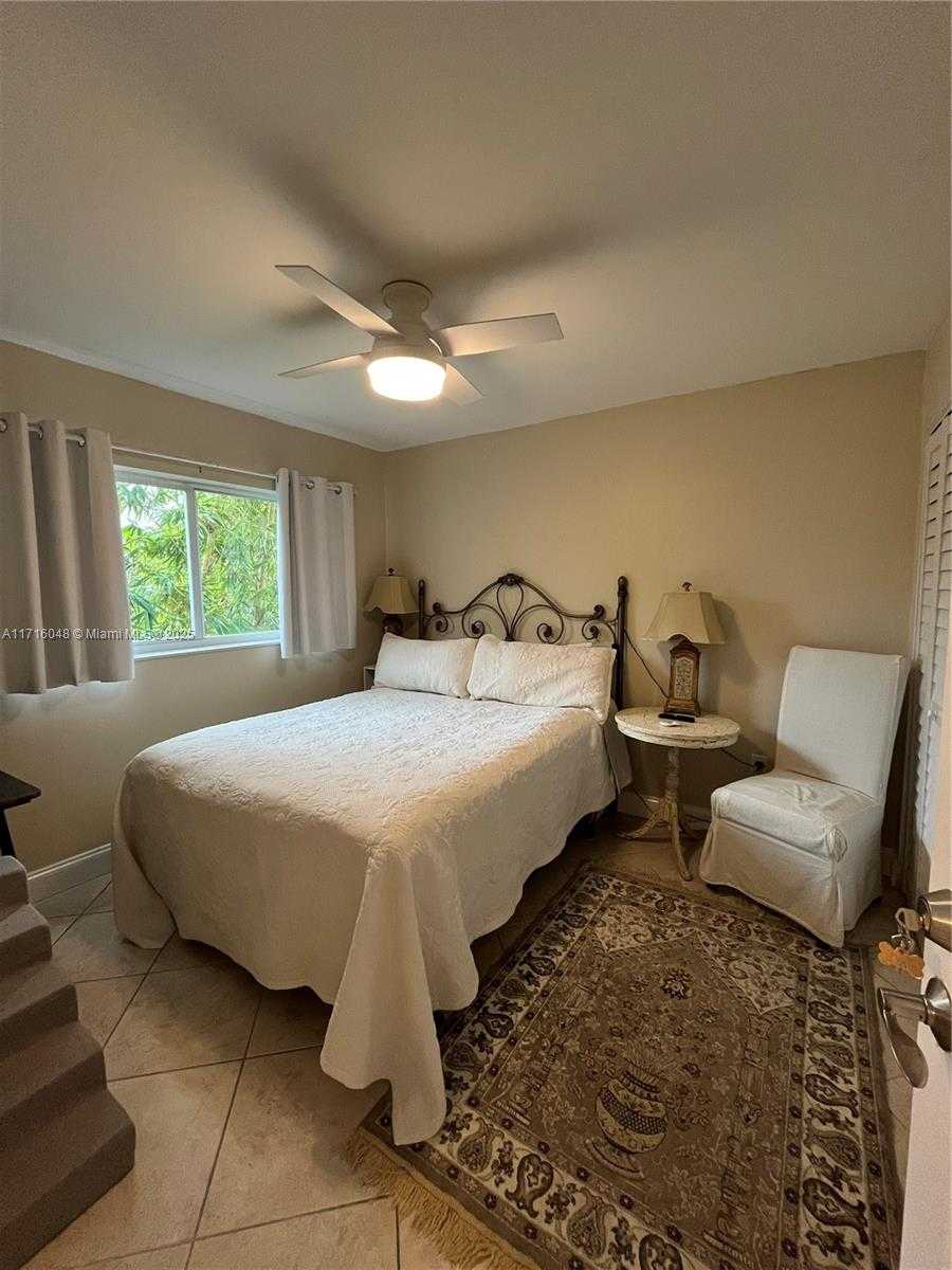 Small Image of 2920 SW 28th Terrace, Miami, FL 33133, USA Number 7