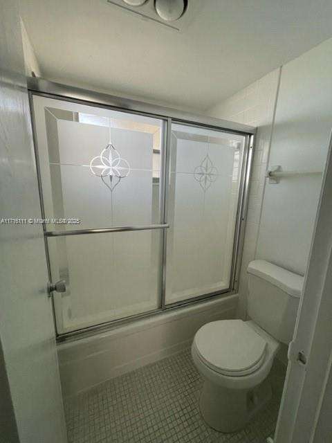 Small Image of 9235 Lagoon Pl, Davie, FL 33324, USA Number 10
