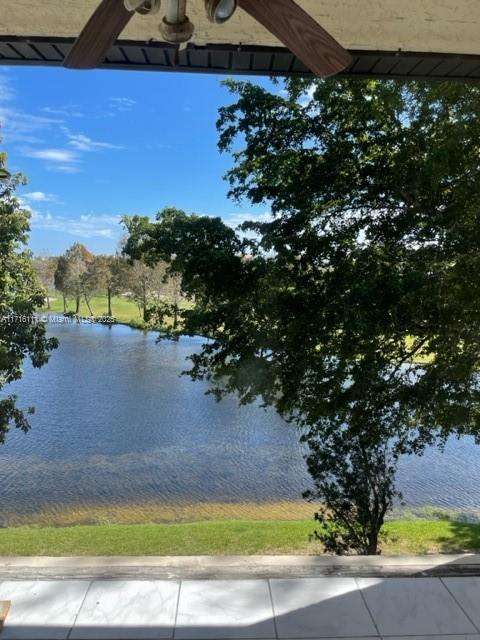 Small Image of 9235 Lagoon Pl, Davie, FL 33324, USA Number 2