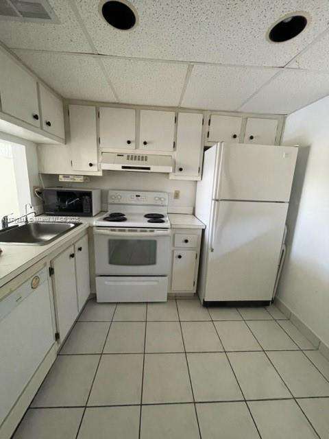 Small Image of 9235 Lagoon Pl, Davie, FL 33324, USA Number 4