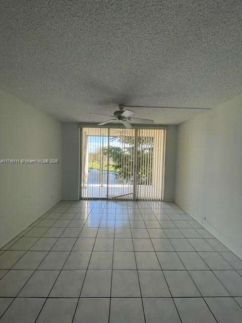 Small Image of 9235 Lagoon Pl, Davie, FL 33324, USA Number 5