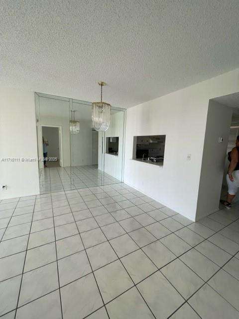 Small Image of 9235 Lagoon Pl, Davie, FL 33324, USA Number 6