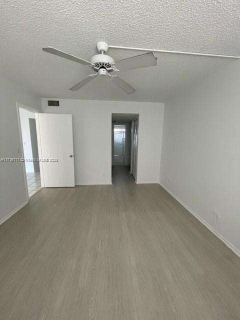Small Image of 9235 Lagoon Pl, Davie, FL 33324, USA Number 7