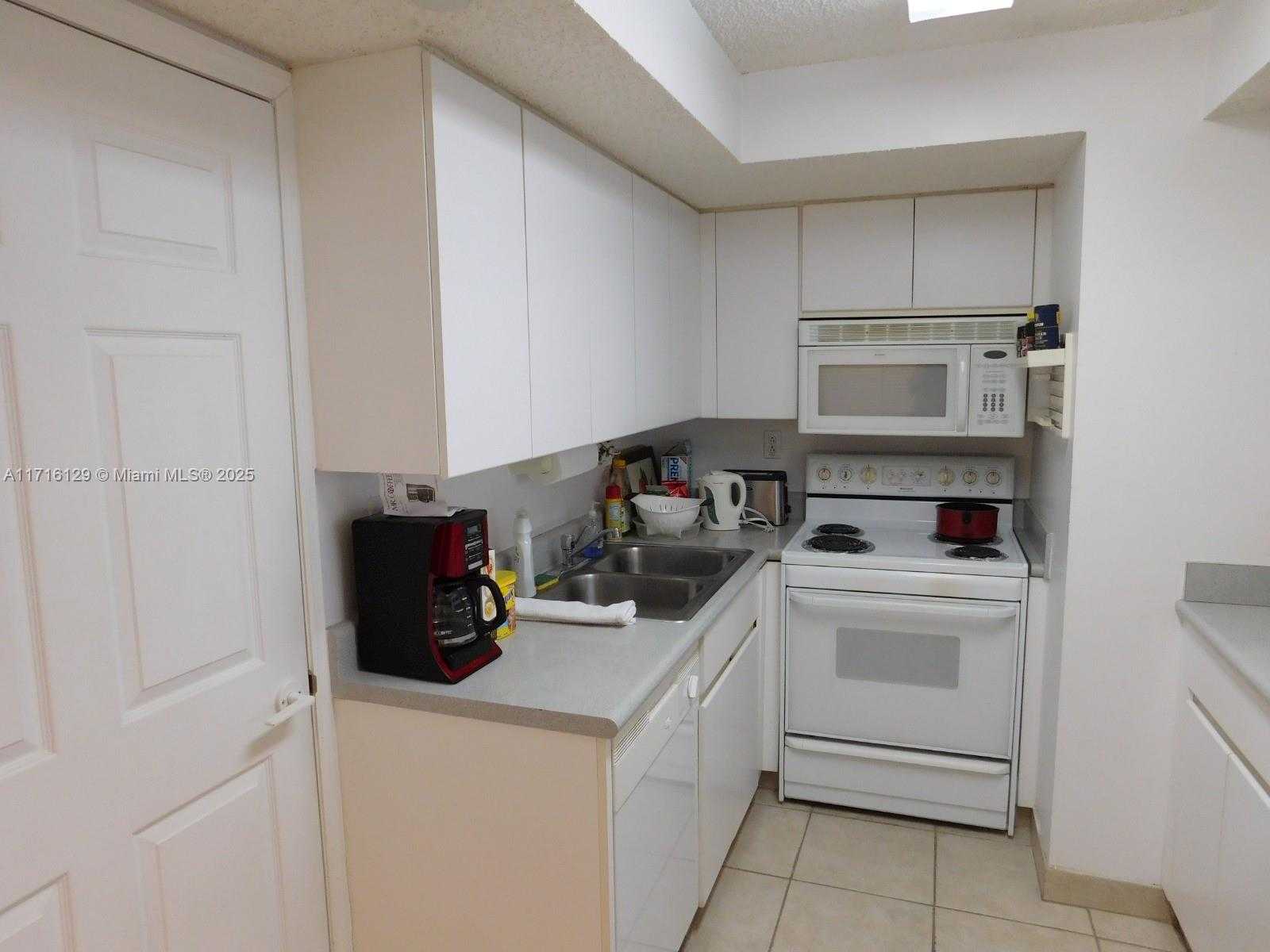 Small Image of 18000 NORTH BAY RD #501, Sunny Isles Beach Number 9