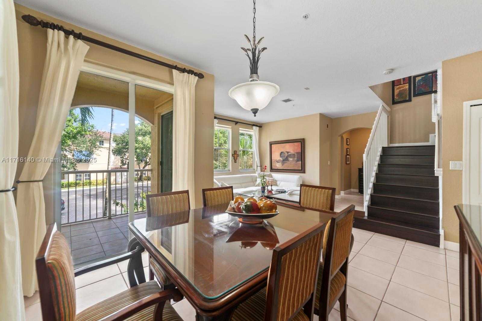 Small Image of 160 JACARANDA COUNTRY CLUB DR #201, Plantation Number 11