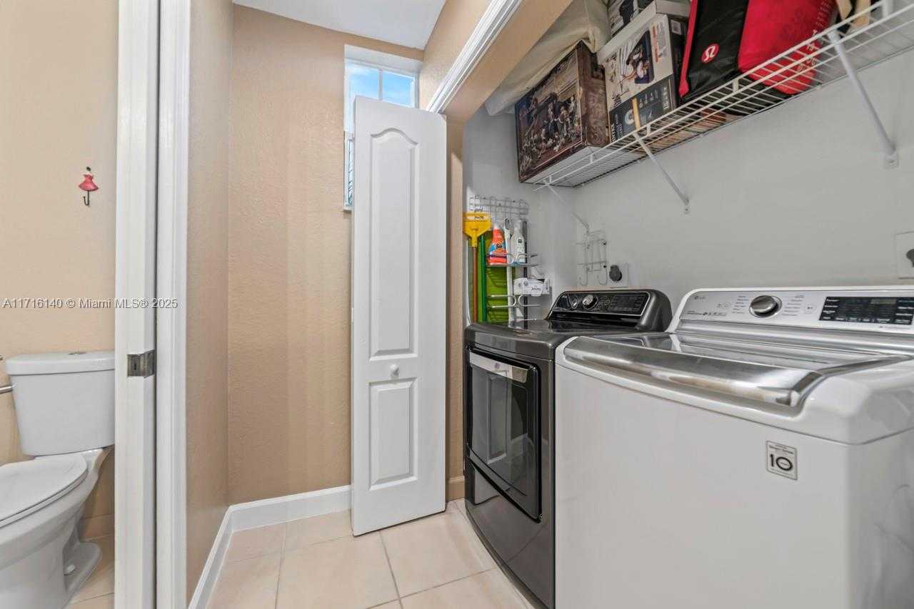 Small Image of 160 JACARANDA COUNTRY CLUB DR #201, Plantation Number 20