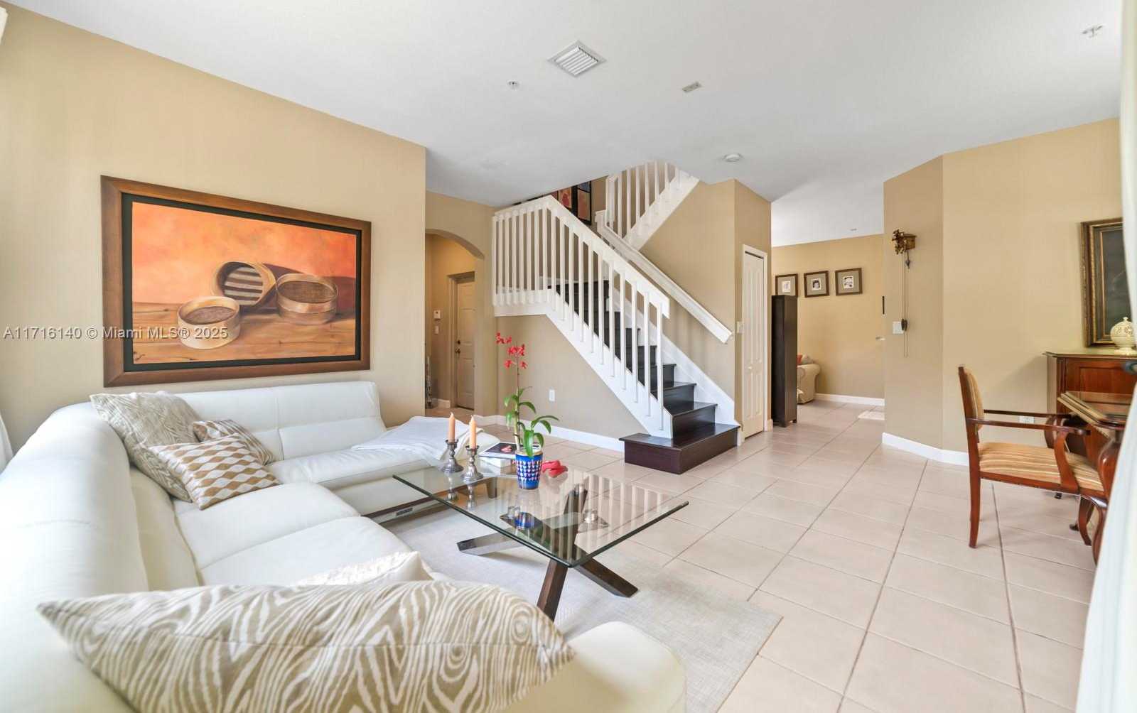 Small Image of 160 JACARANDA COUNTRY CLUB DR #201, Plantation Number 3