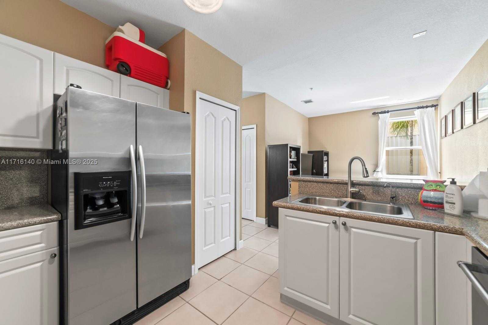 Small Image of 160 JACARANDA COUNTRY CLUB DR #201, Plantation Number 7