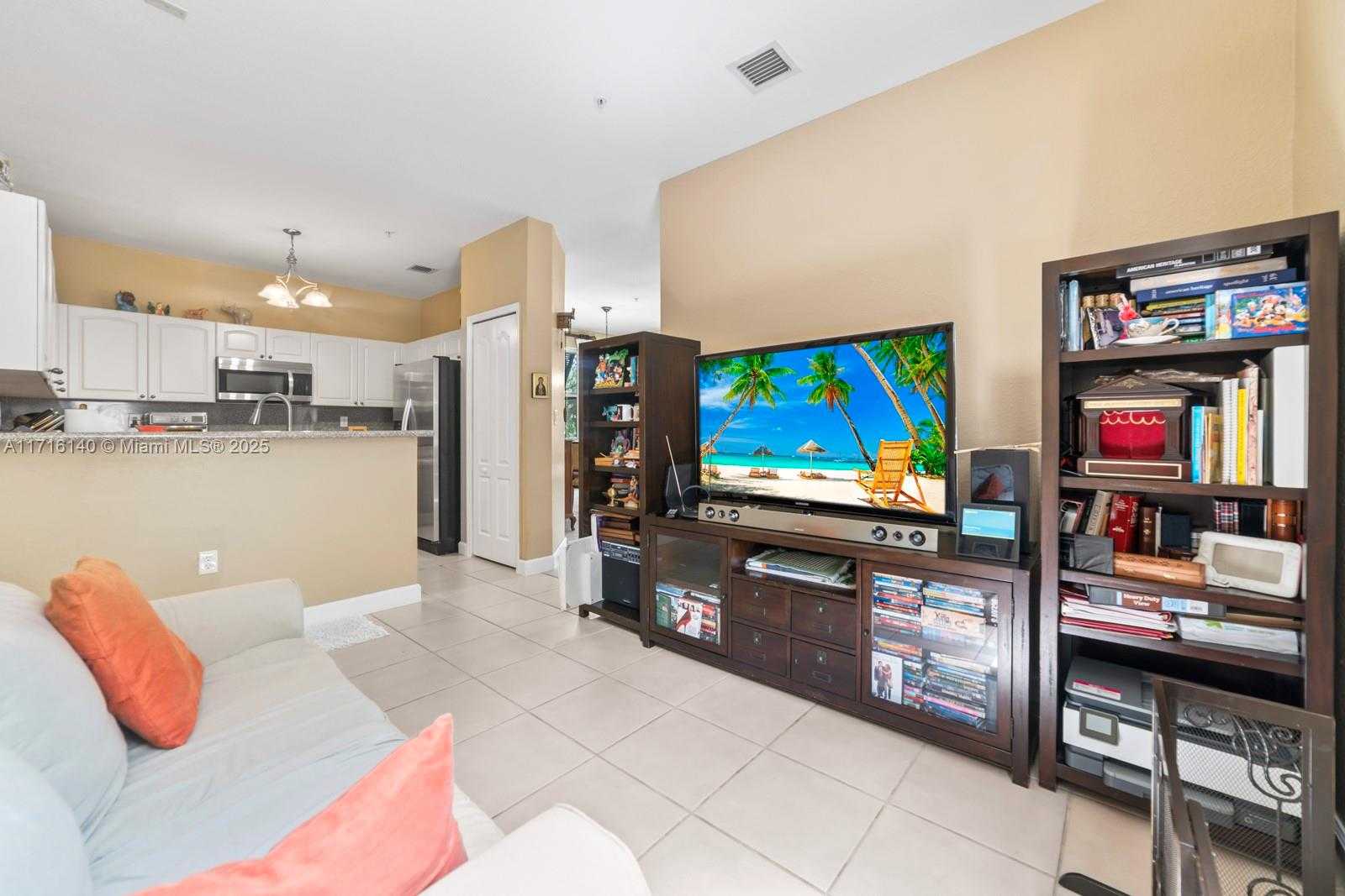 Small Image of 160 JACARANDA COUNTRY CLUB DR #201, Plantation Number 8