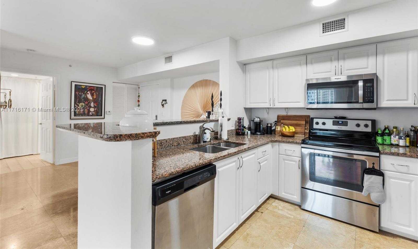 Small Image of 1155 BRICKELL BAY DR #1903, Miami Number 14