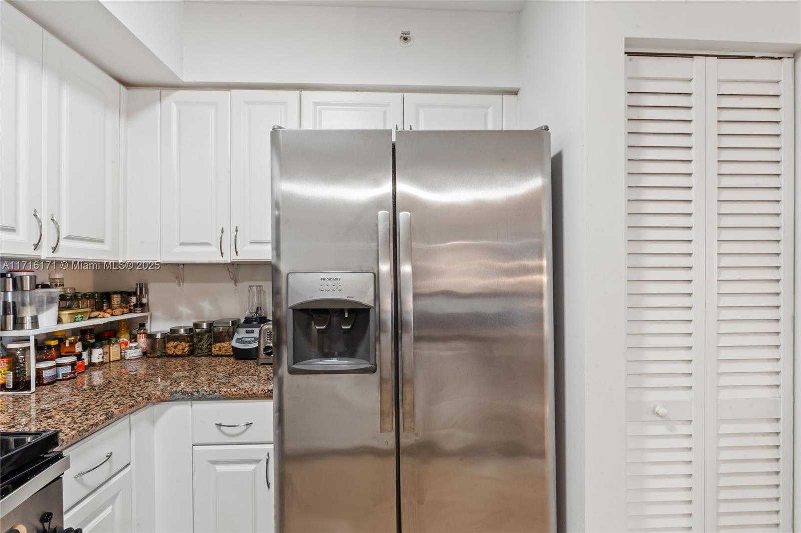Small Image of 1155 BRICKELL BAY DR #1903, Miami Number 16