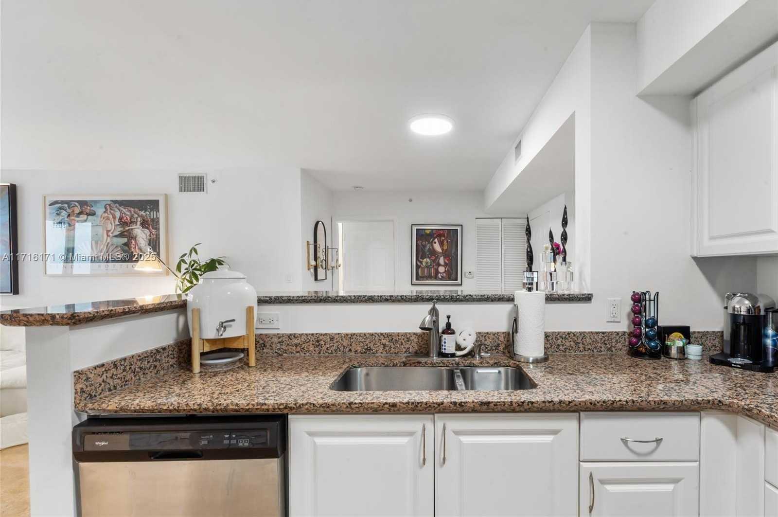 Small Image of 1155 BRICKELL BAY DR #1903, Miami Number 17