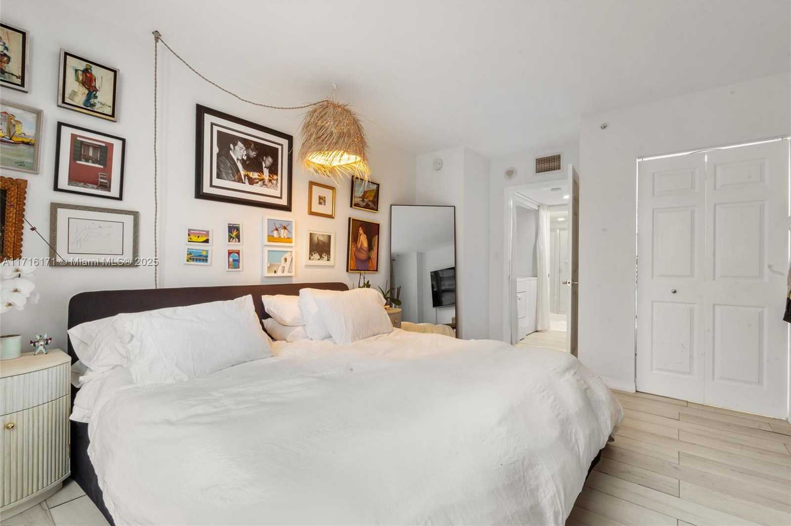 Small Image of 1155 BRICKELL BAY DR #1903, Miami Number 19