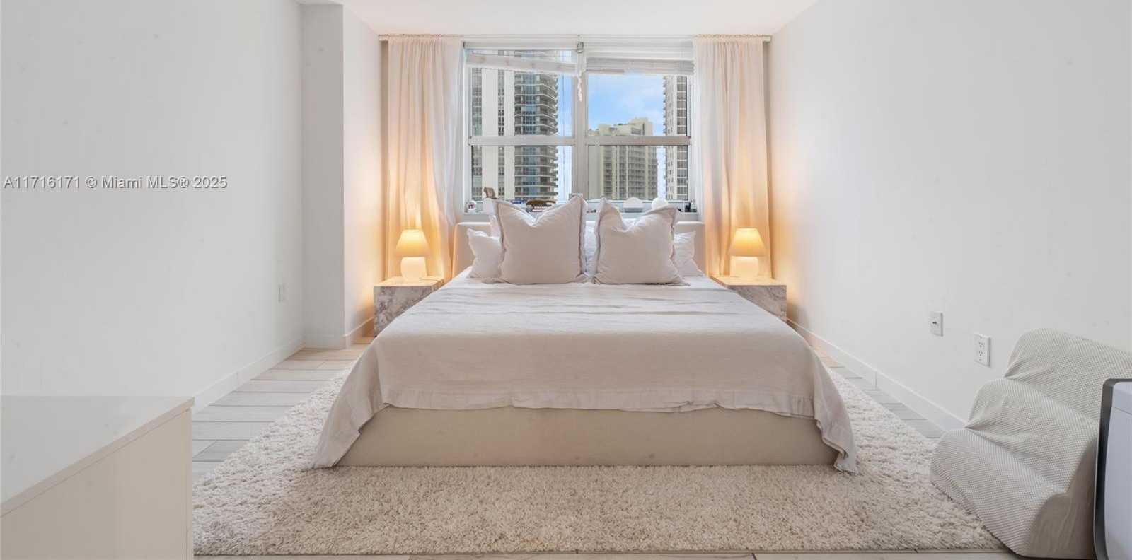 Small Image of 1155 BRICKELL BAY DR #1903, Miami Number 21