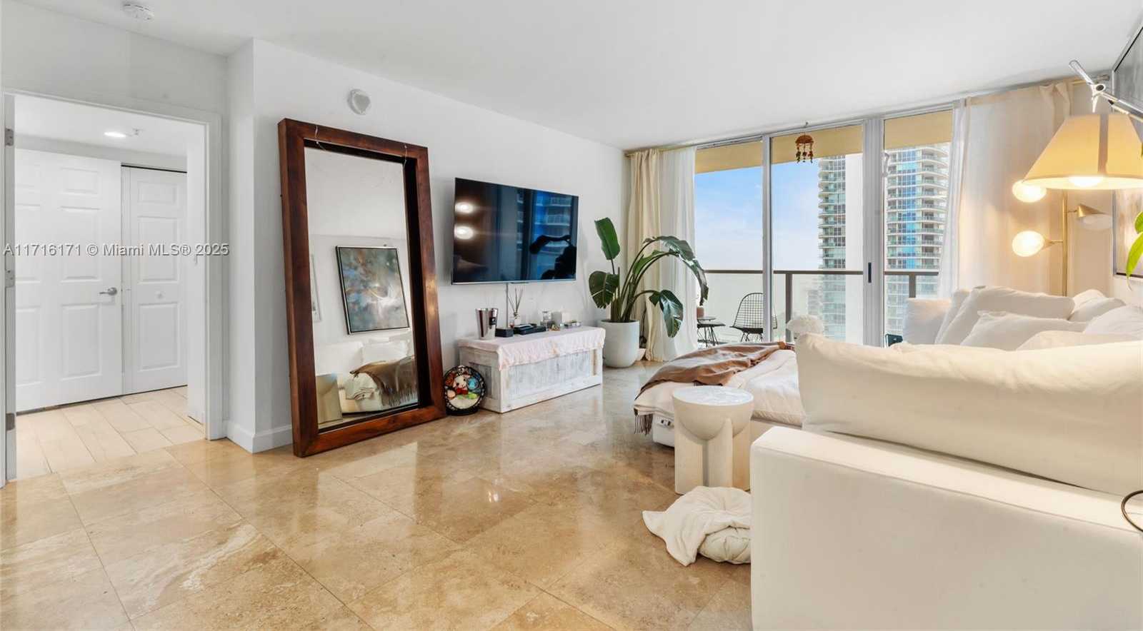 Small Image of 1155 BRICKELL BAY DR #1903, Miami Number 5