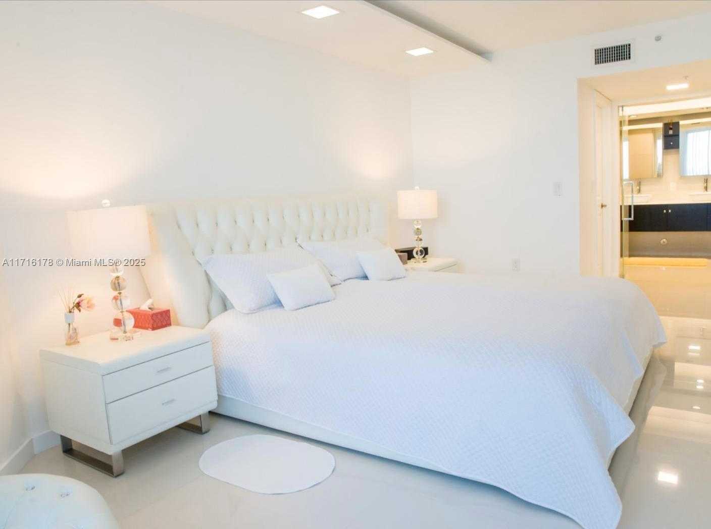 Small Image of 6301 COLLINS AVE #1402, Miami Beach Number 15