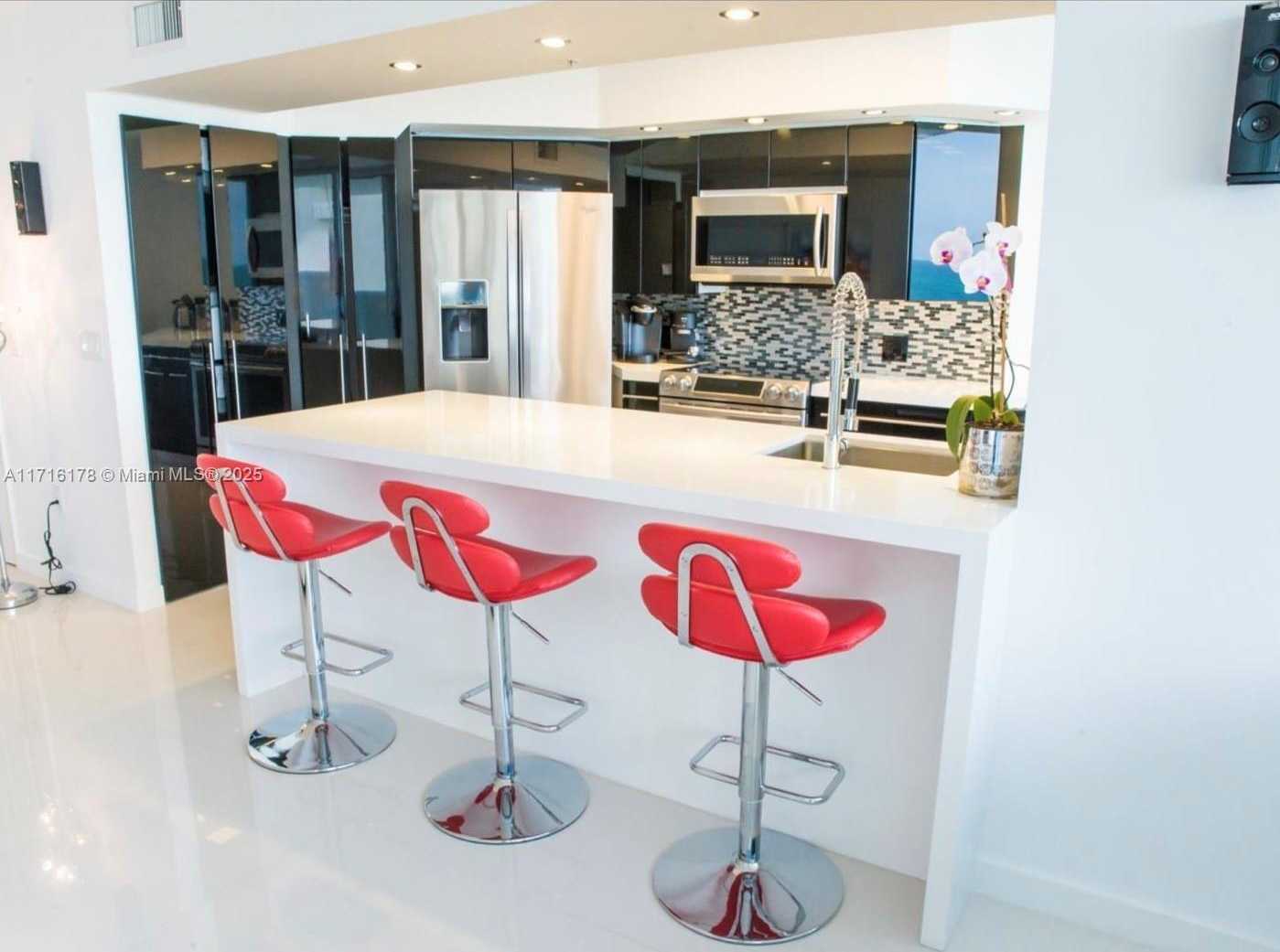 Small Image of 6301 COLLINS AVE #1402, Miami Beach Number 6