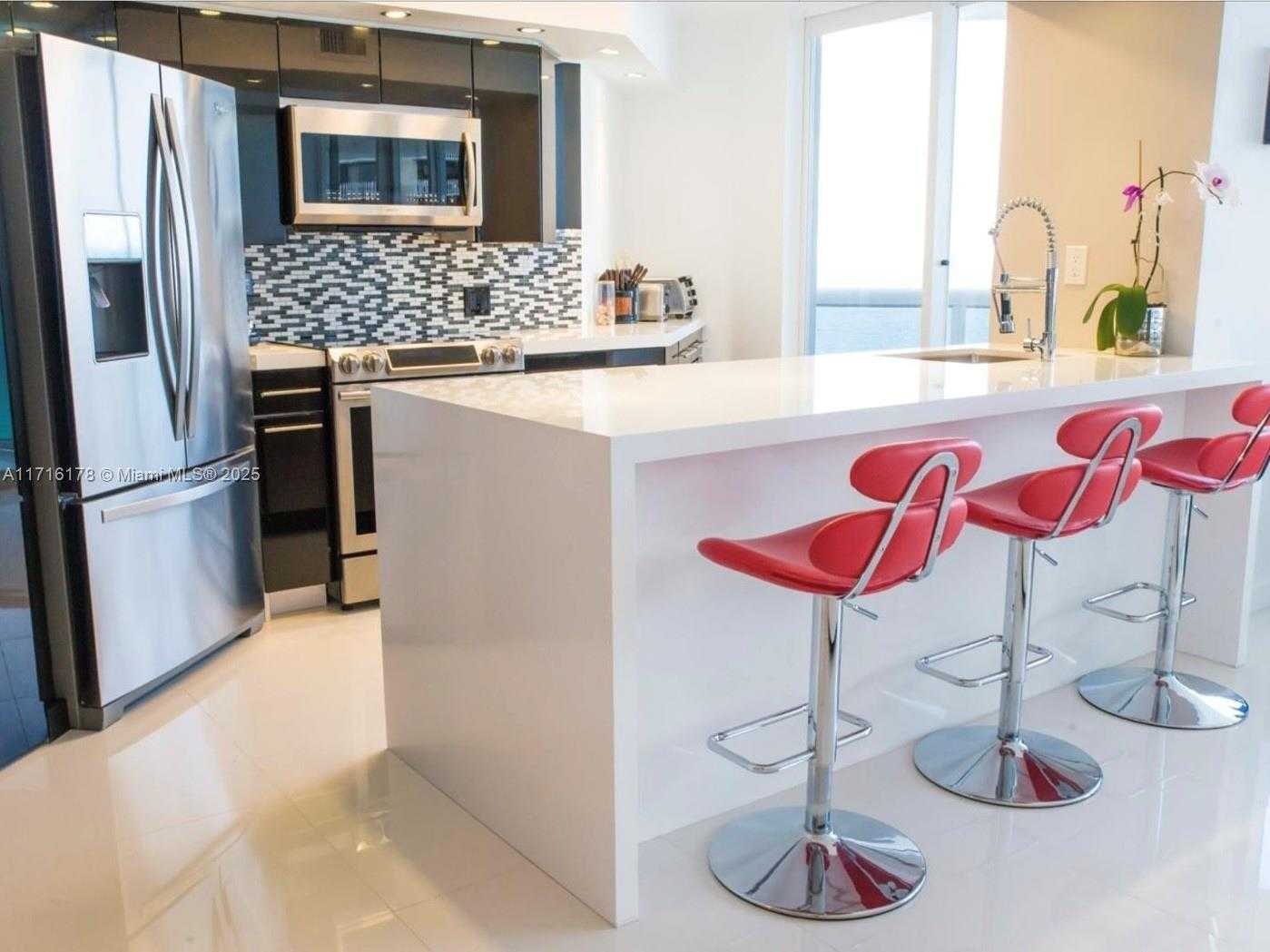 Small Image of 6301 COLLINS AVE #1402, Miami Beach Number 7