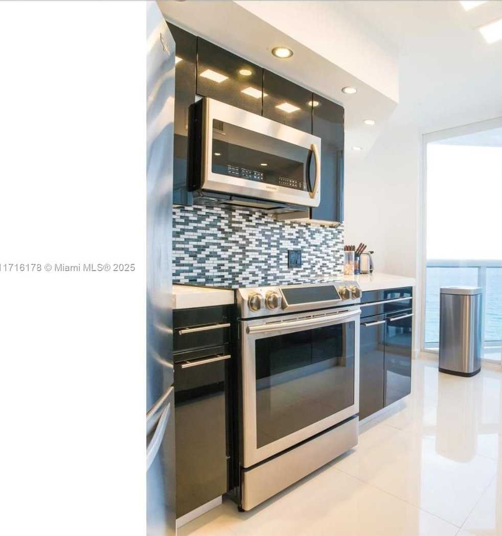 Small Image of 6301 COLLINS AVE #1402, Miami Beach Number 8