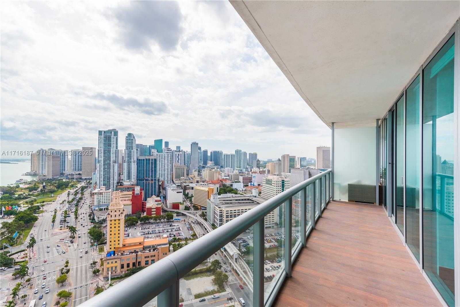 Small Image of 888 BISCAYNE BLVD #3506, Miami Number 14