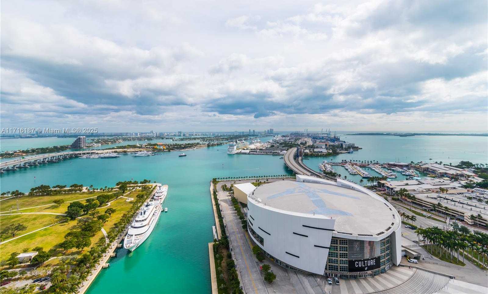 Small Image of 888 BISCAYNE BLVD #3506, Miami Number 17
