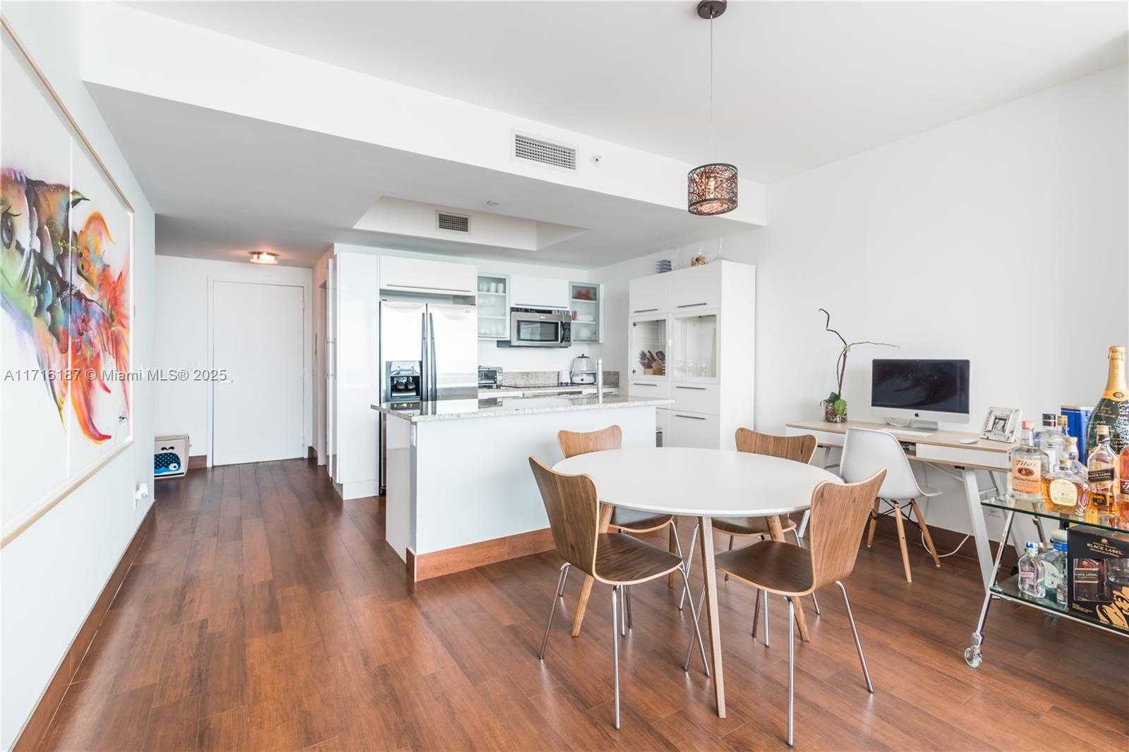 Small Image of 888 BISCAYNE BLVD #3506, Miami Number 6