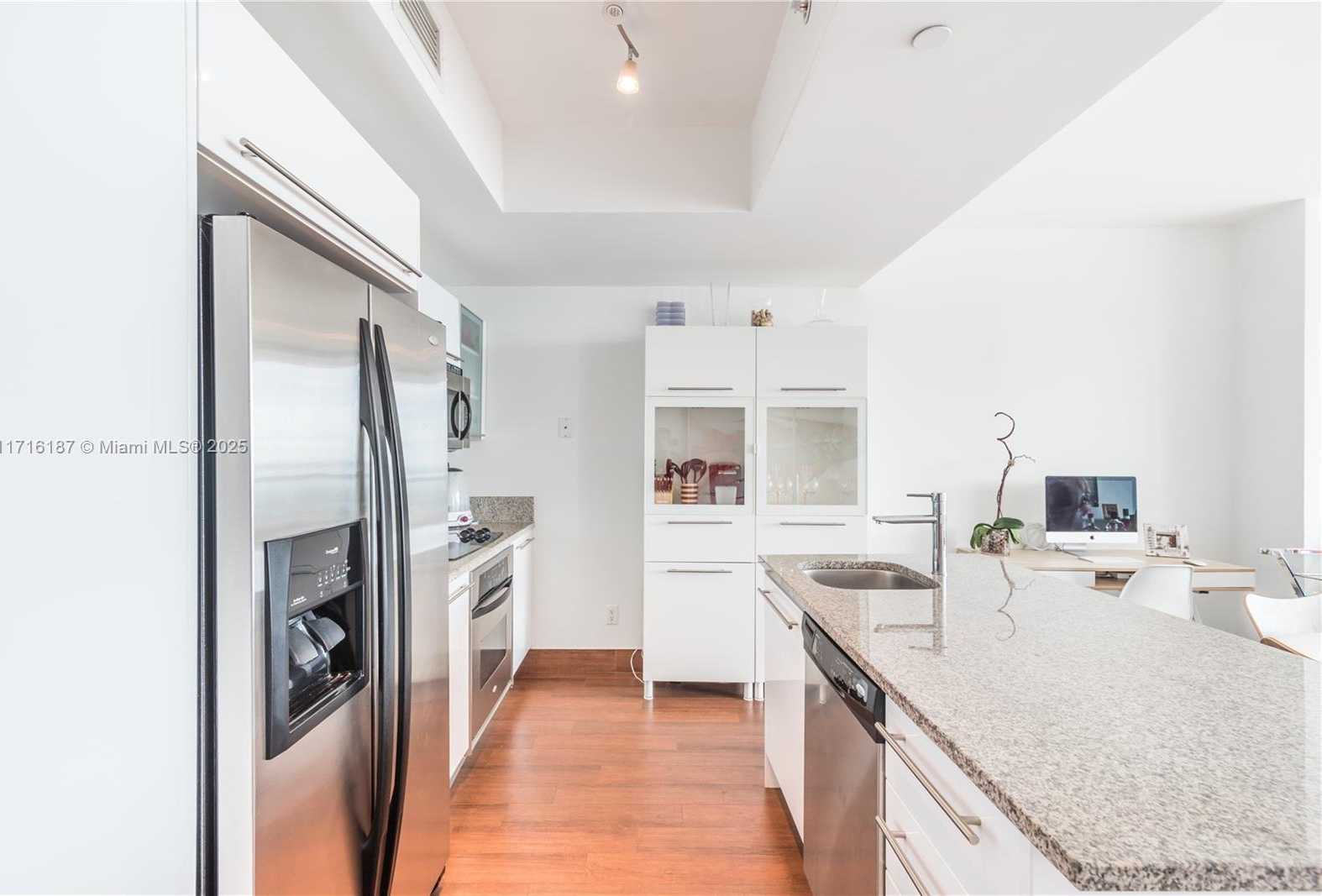 Small Image of 888 BISCAYNE BLVD #3506, Miami Number 7