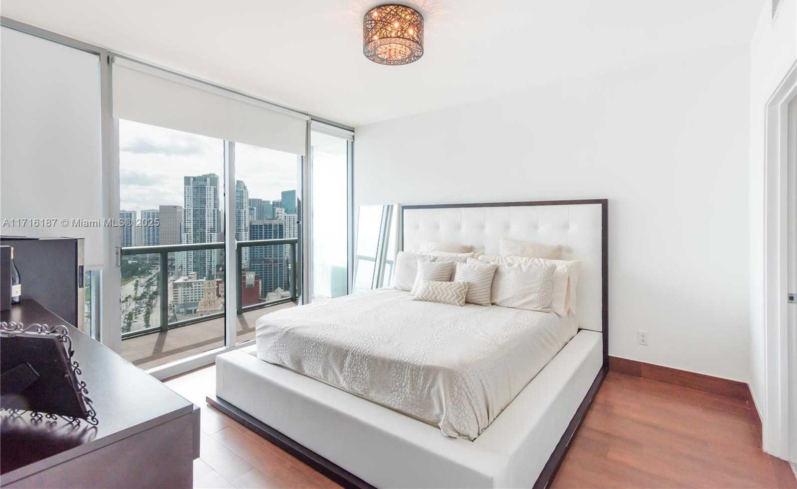 Small Image of 888 BISCAYNE BLVD #3506, Miami Number 8