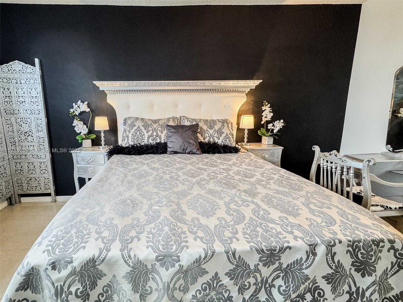 Small Image of 1688 WEST AVE #1004, Miami Beach Number 10