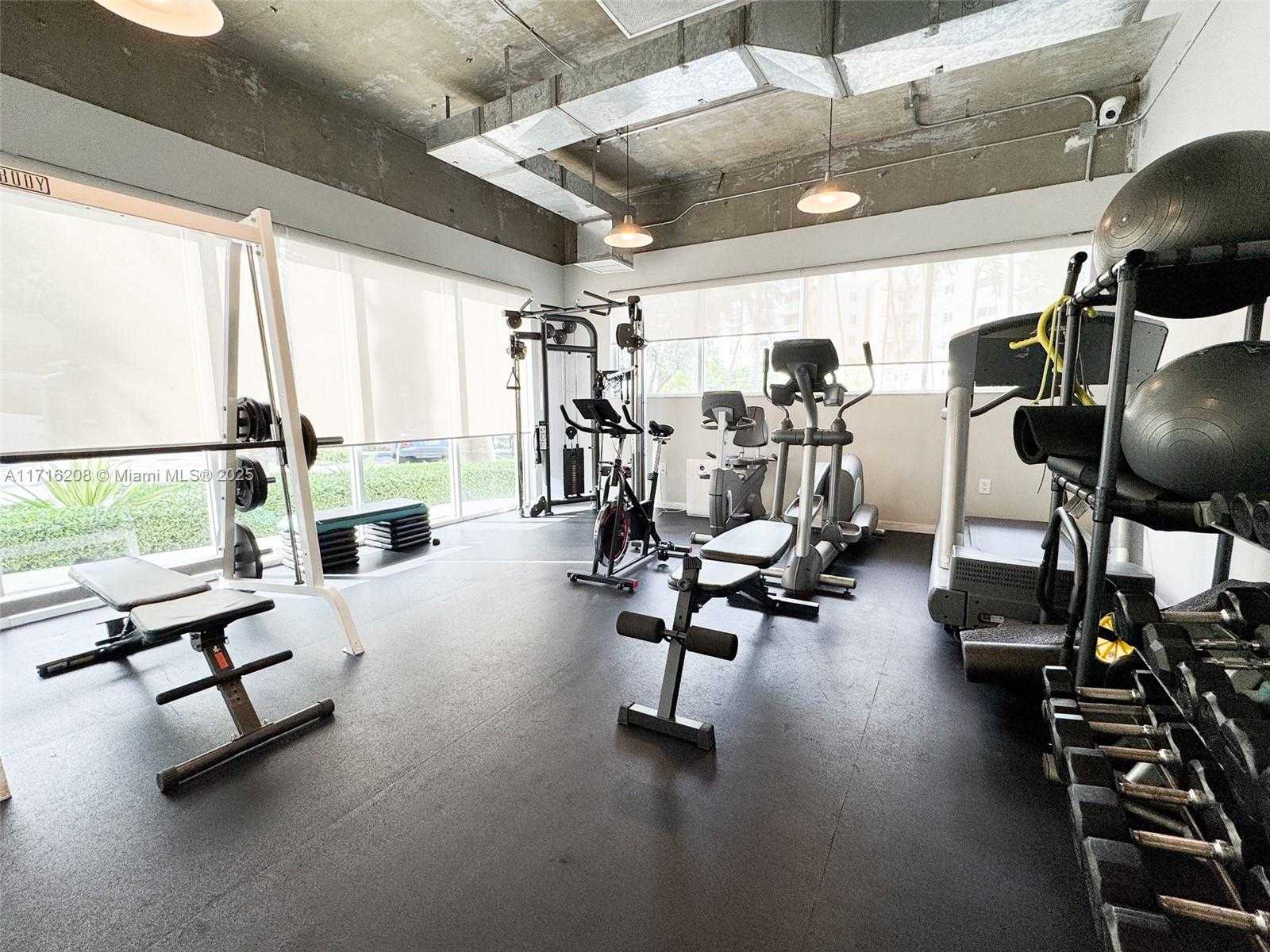 Small Image of 1688 WEST AVE #1004, Miami Beach Number 14