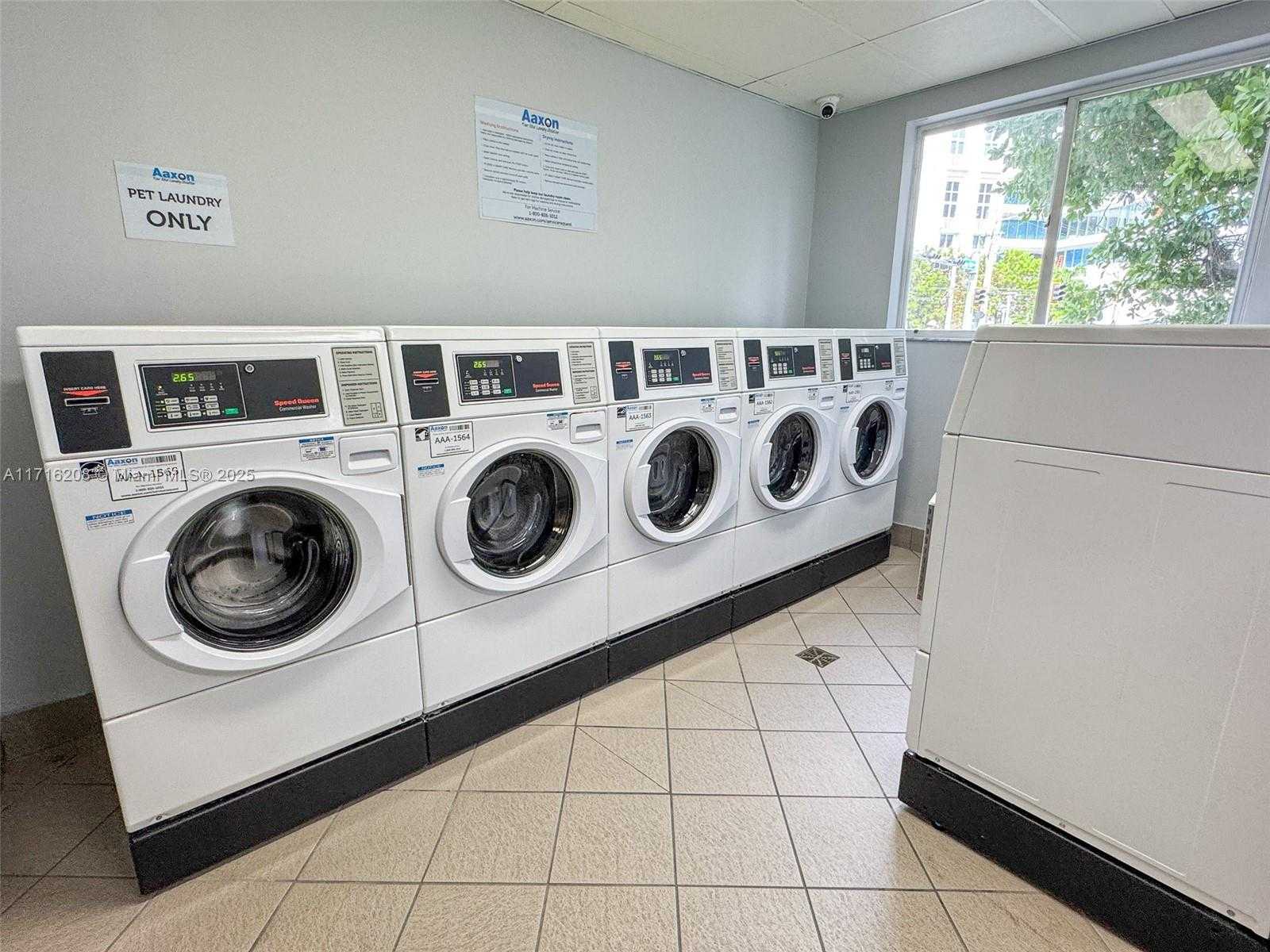 Small Image of 1688 WEST AVE #1004, Miami Beach Number 15