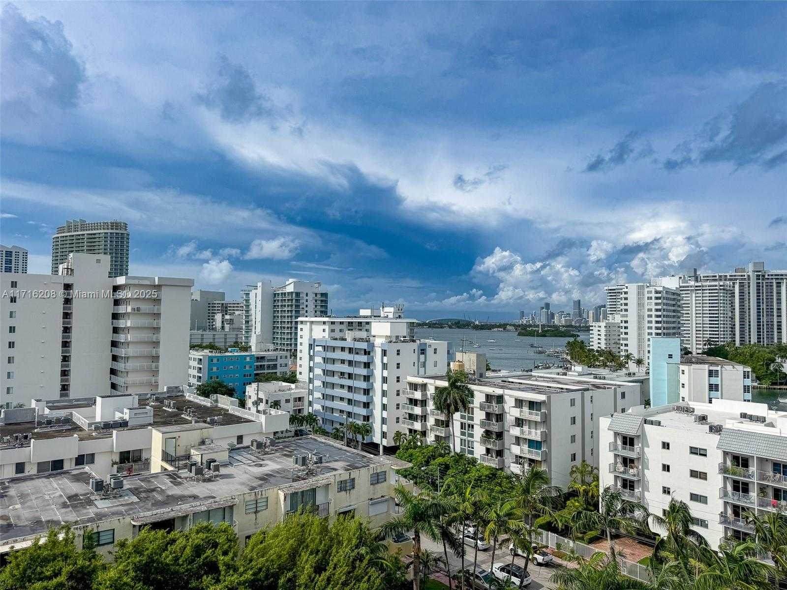 Small Image of 1688 WEST AVE #1004, Miami Beach Number 2