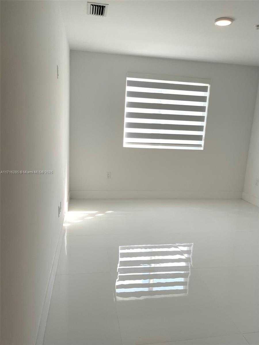 Small Image of 10950 NORTH WEST 82ND ST #113, Doral Number 13