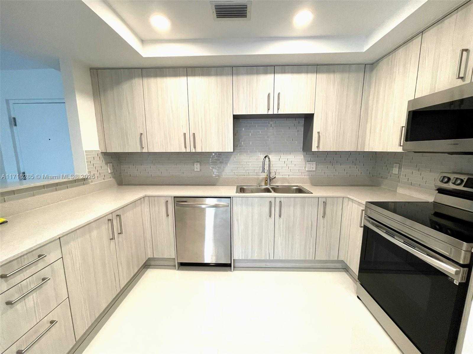 Small Image of 10950 NORTH WEST 82ND ST #113, Doral Number 3