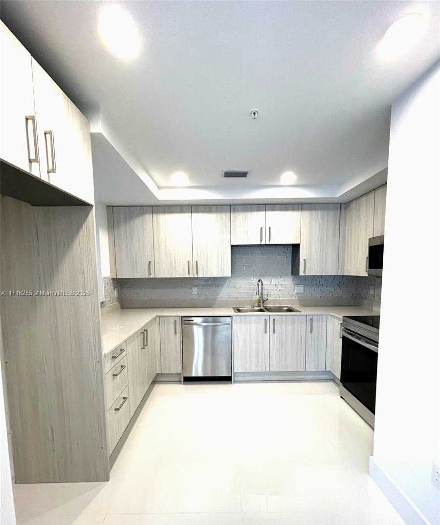 Small Image of 10950 NORTH WEST 82ND ST #113, Doral Number 4