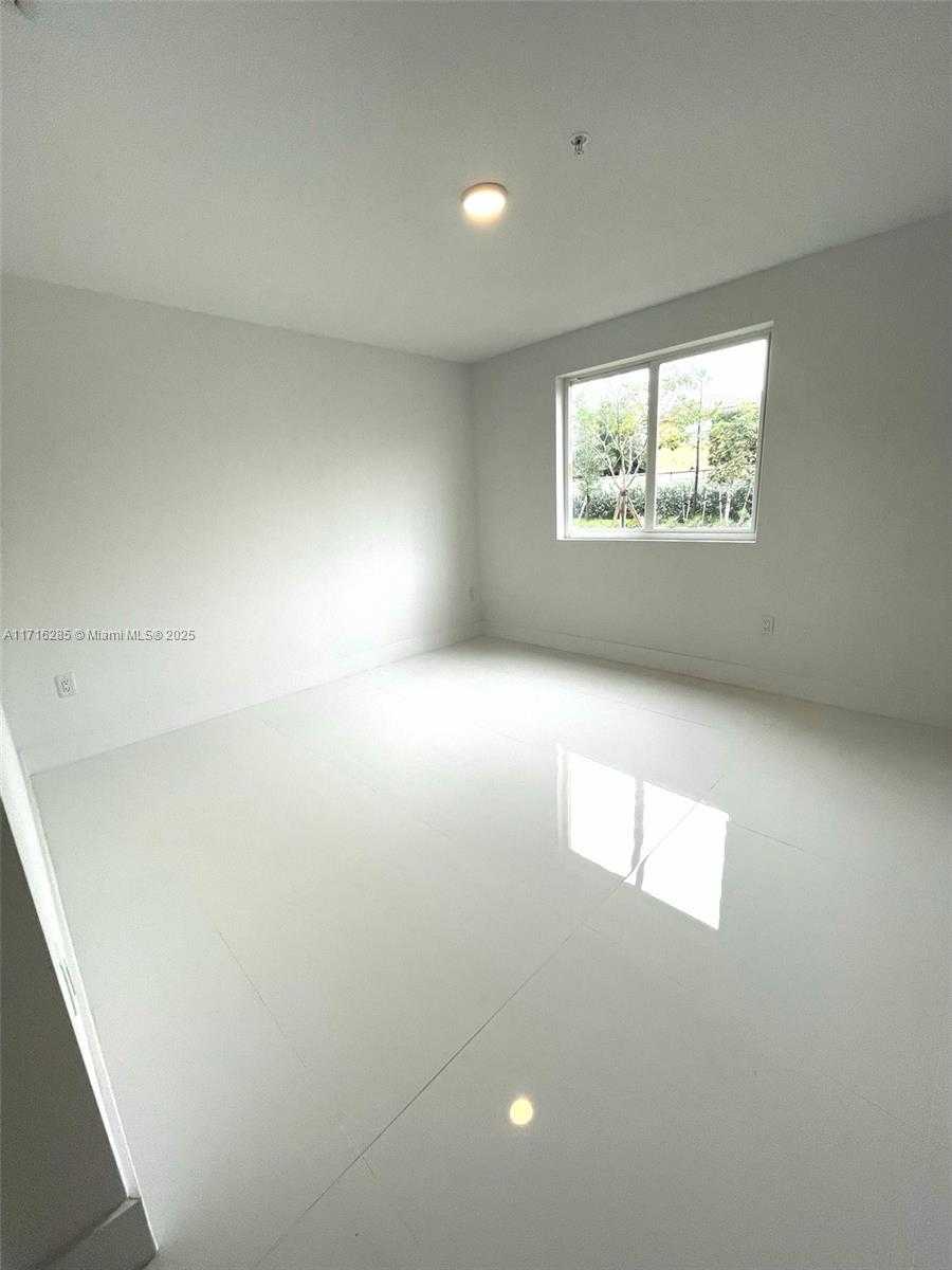 Small Image of 10950 NORTH WEST 82ND ST #113, Doral Number 8