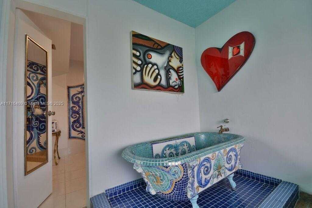 Small Image of 7801 NORTH EAST 4TH CT #317, Miami Number 13