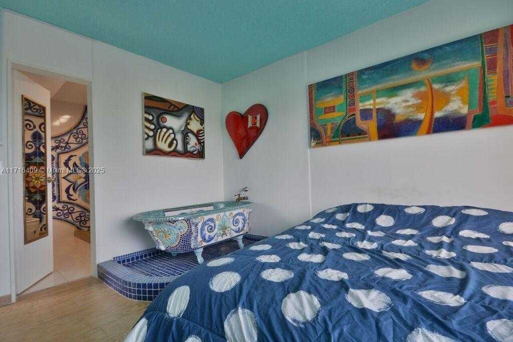 Small Image of 7801 NORTH EAST 4TH CT #317, Miami Number 17