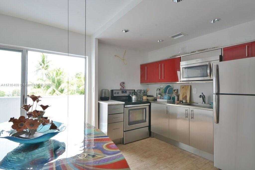 Small Image of 7801 NORTH EAST 4TH CT #317, Miami Number 23