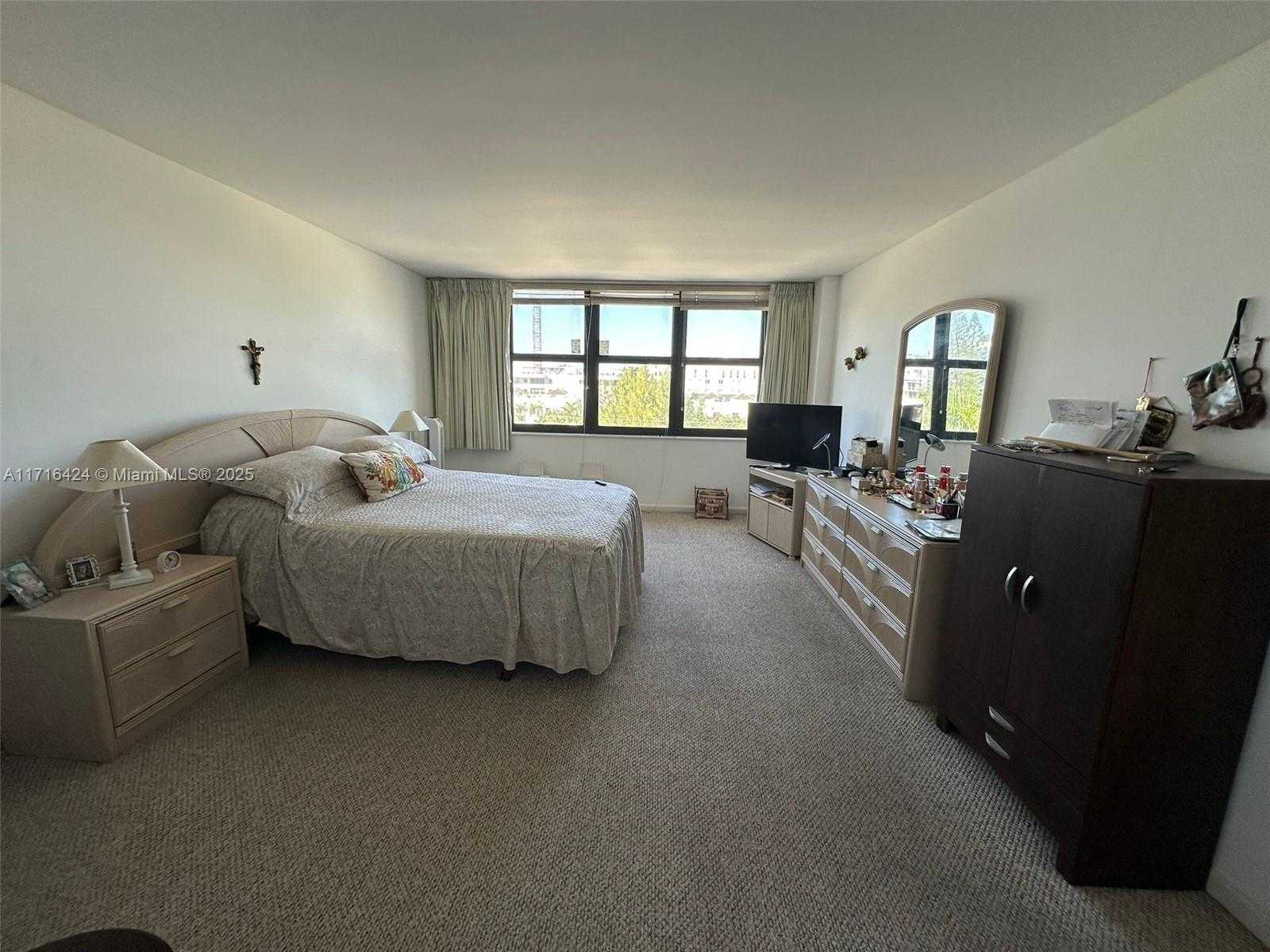 Small Image of 10101 EAST BAY HARBOR DR #509, Bay Harbor Islands Number 10