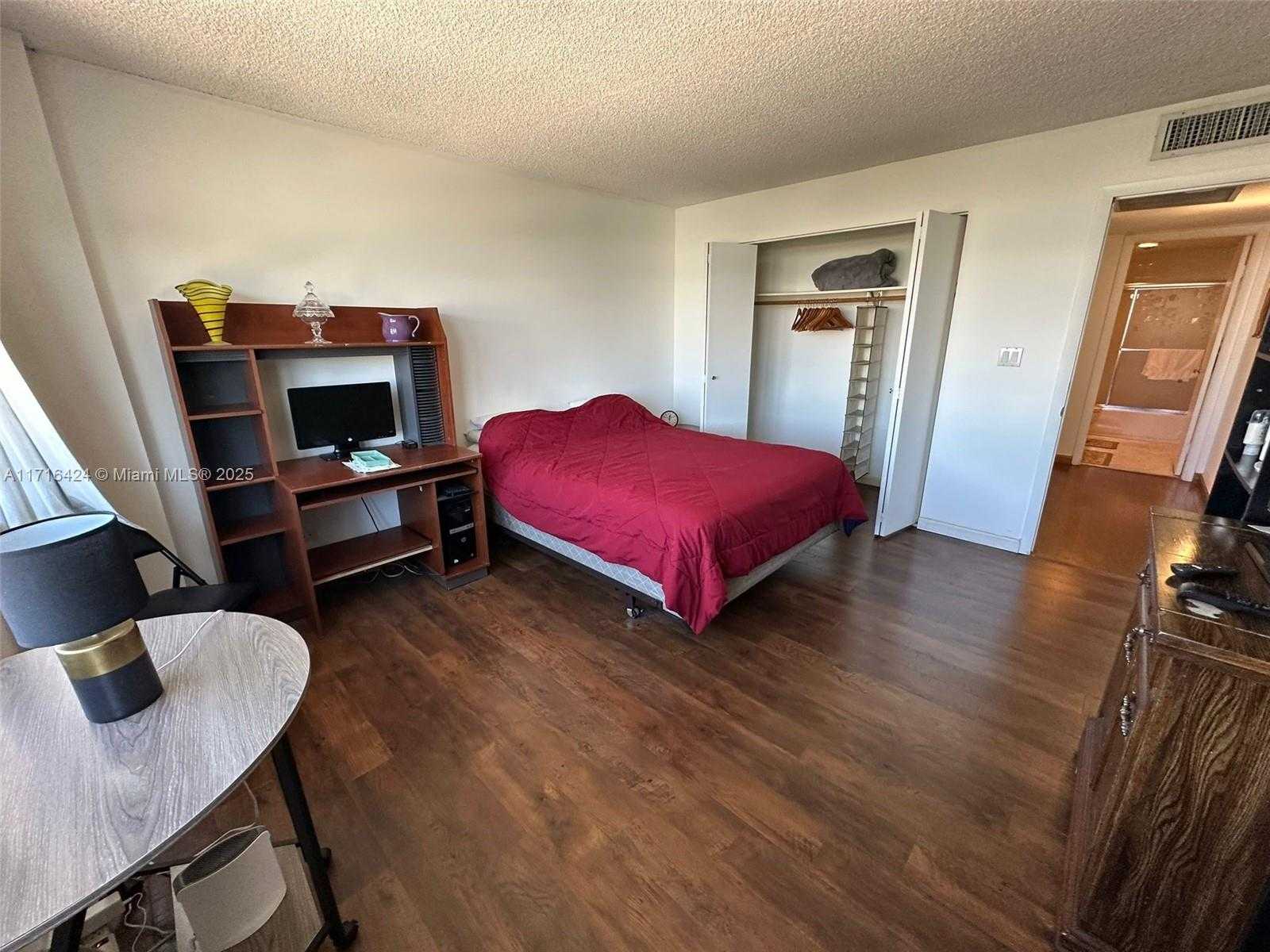 Small Image of 10101 EAST BAY HARBOR DR #509, Bay Harbor Islands Number 11