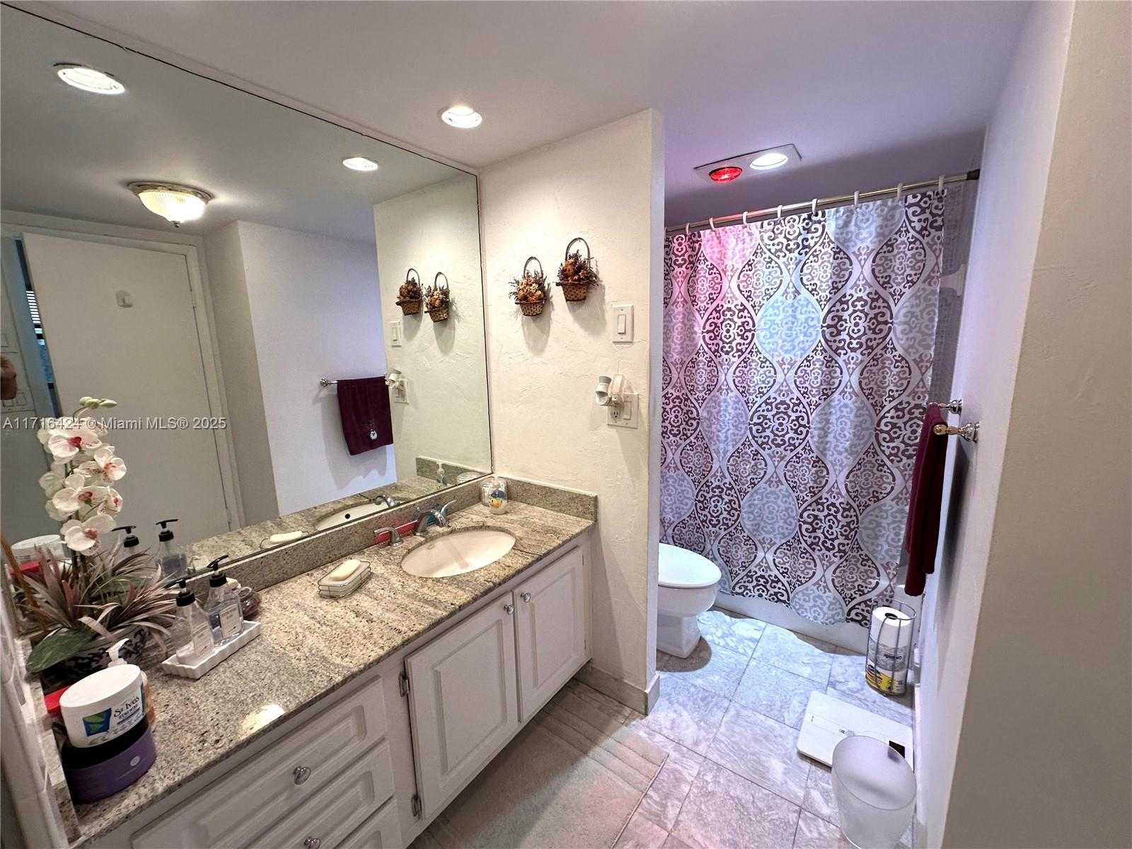 Small Image of 10101 EAST BAY HARBOR DR #509, Bay Harbor Islands Number 15