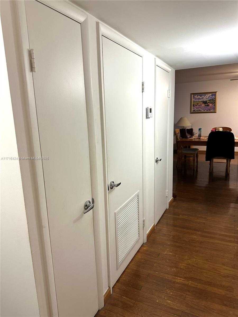 Small Image of 10101 EAST BAY HARBOR DR #509, Bay Harbor Islands Number 17
