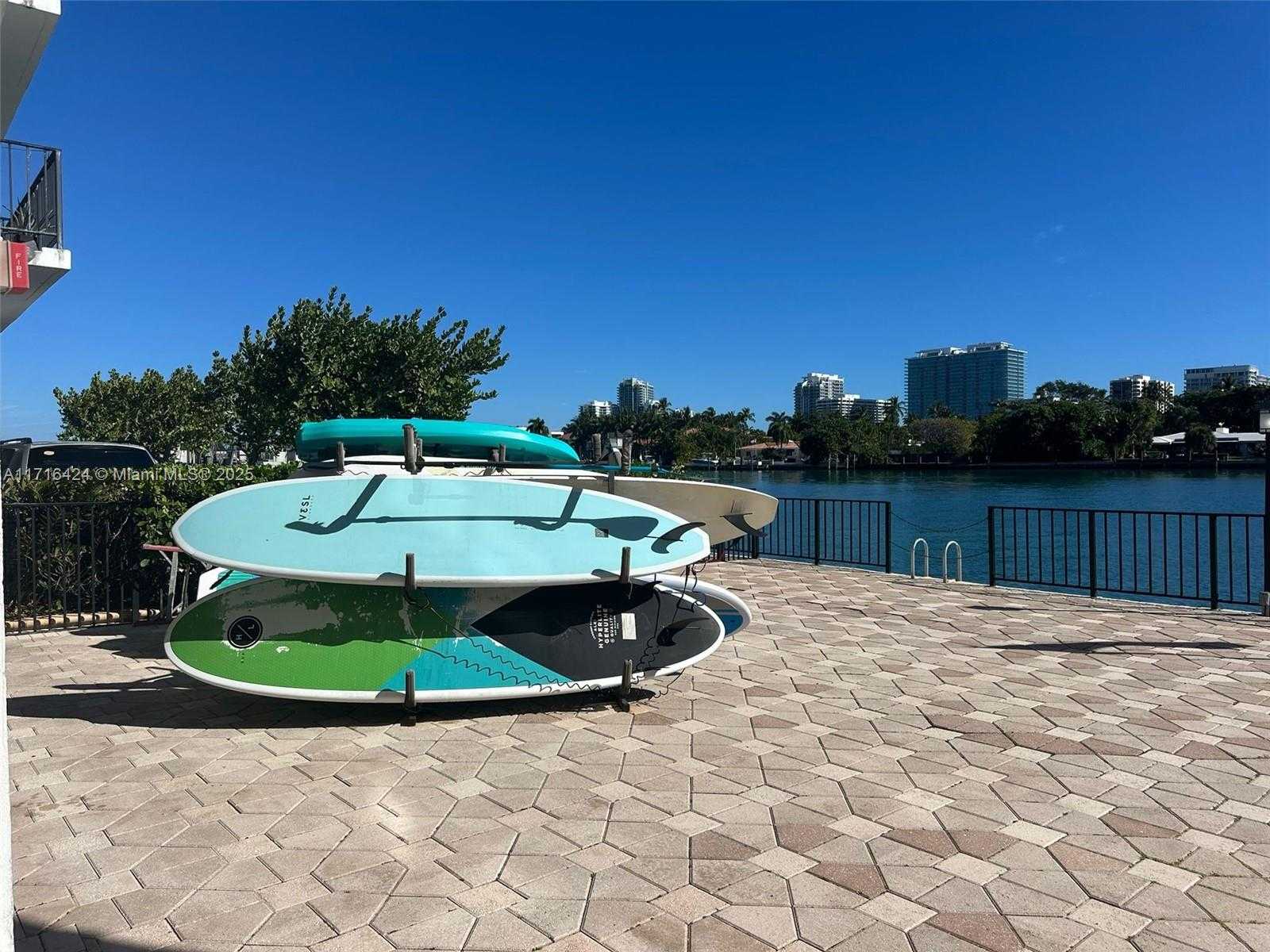 Small Image of 10101 EAST BAY HARBOR DR #509, Bay Harbor Islands Number 4