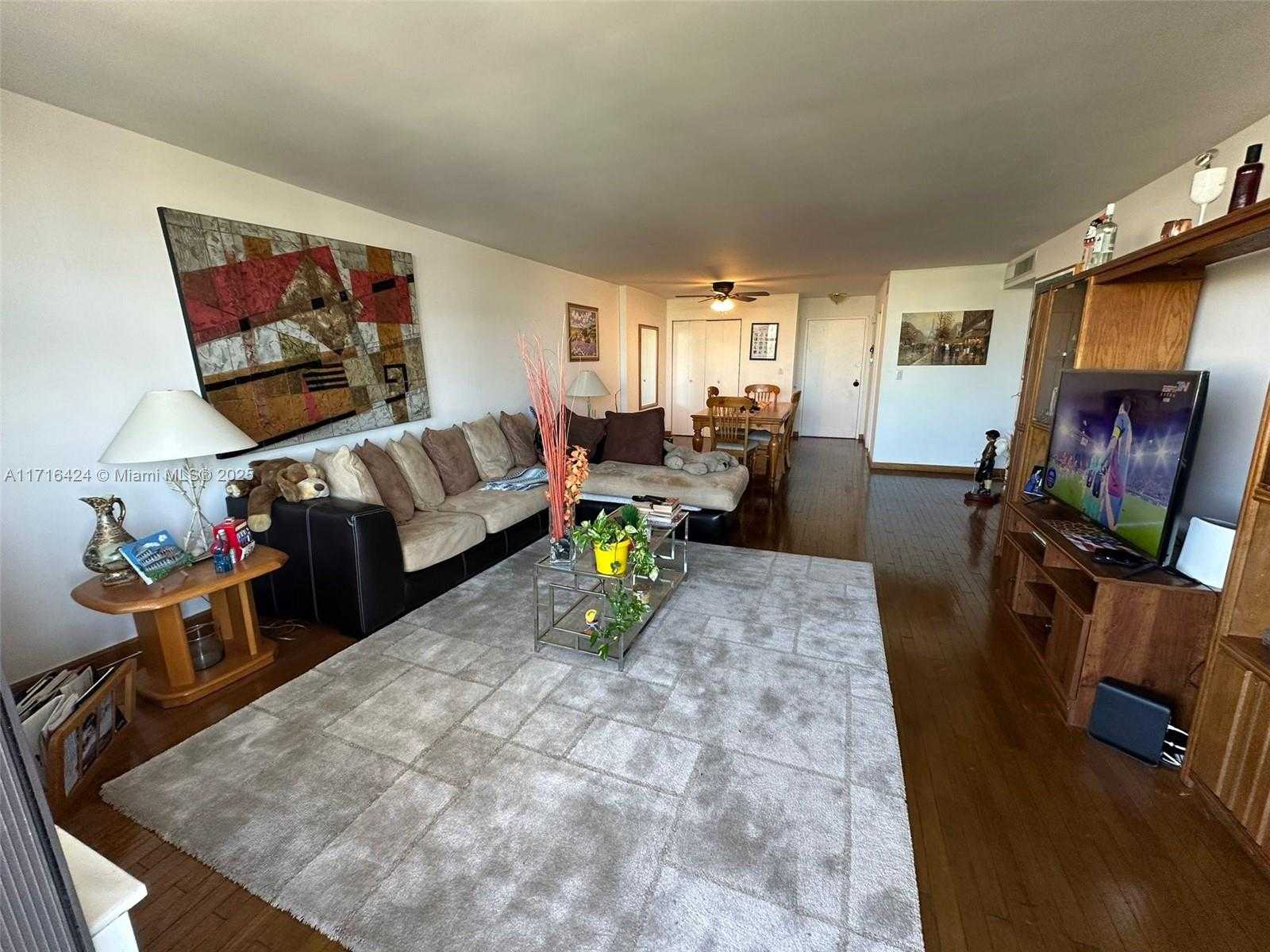 Small Image of 10101 EAST BAY HARBOR DR #509, Bay Harbor Islands Number 7