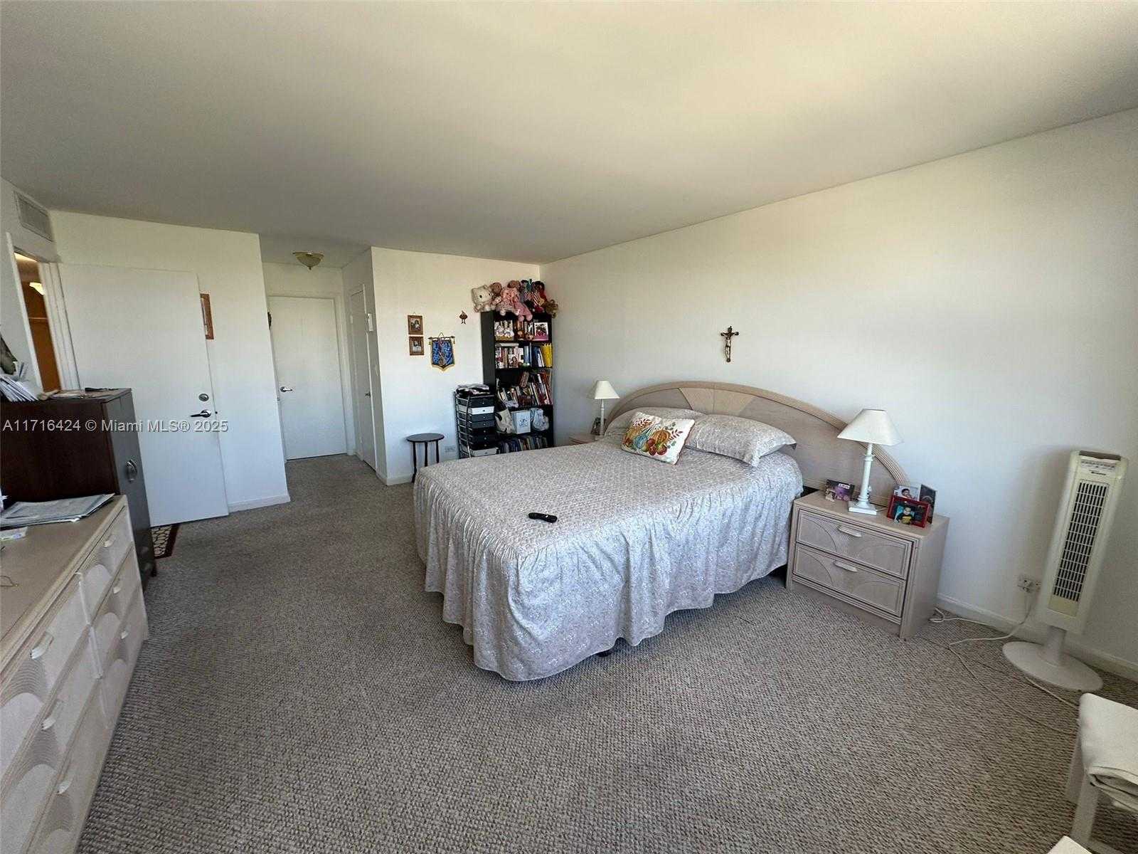 Small Image of 10101 EAST BAY HARBOR DR #509, Bay Harbor Islands Number 9