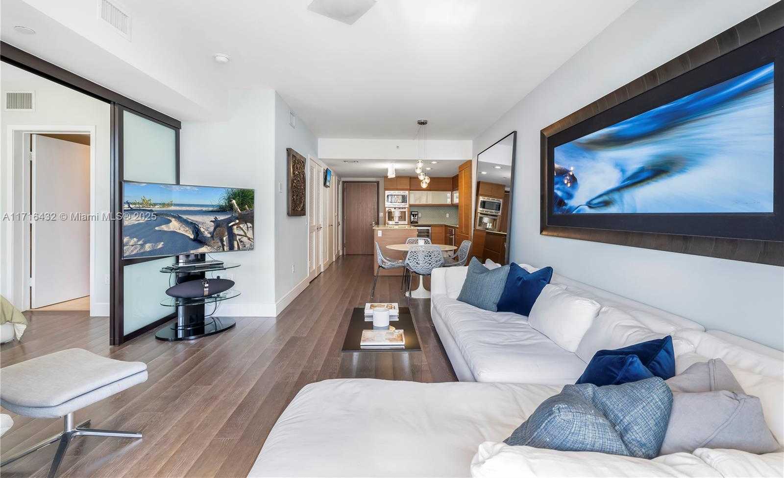Small Image of 5875 COLLINS AVE #1004, Miami Beach Number 2