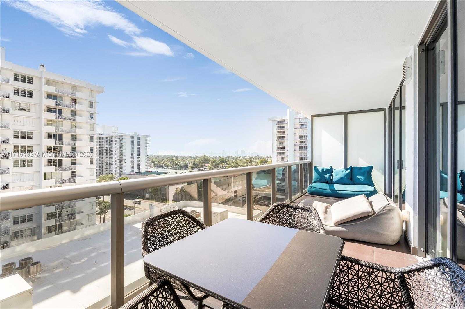 Small Image of 5875 COLLINS AVE #1004, Miami Beach Number 4